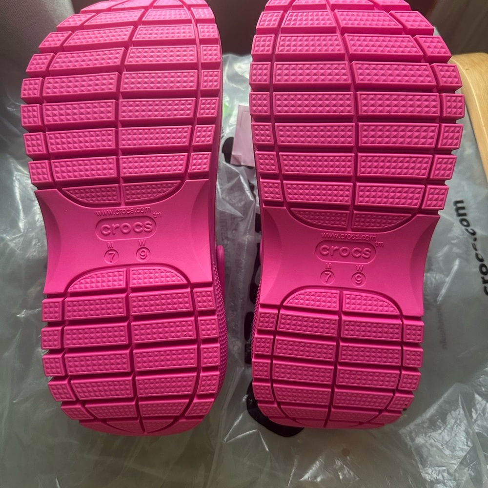 CROCS Barbie The Movie Mega Crush Pink Adult Clogs - BRAND NEW UNWORN - Picture 4 of 9